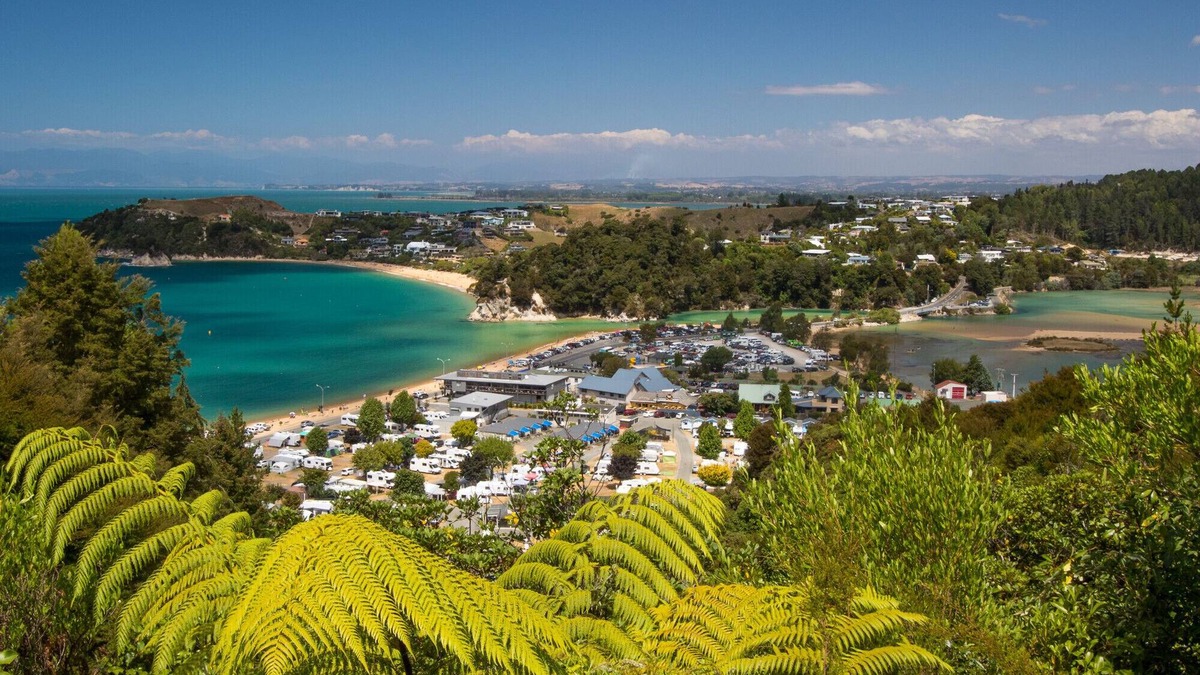 Kaiteriteri Cottage | The Glass House - Kaiteriteri Holiday Home