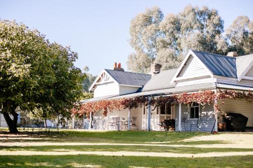 East Wangaratta House | The Glen Farmhouse on Ovens River
