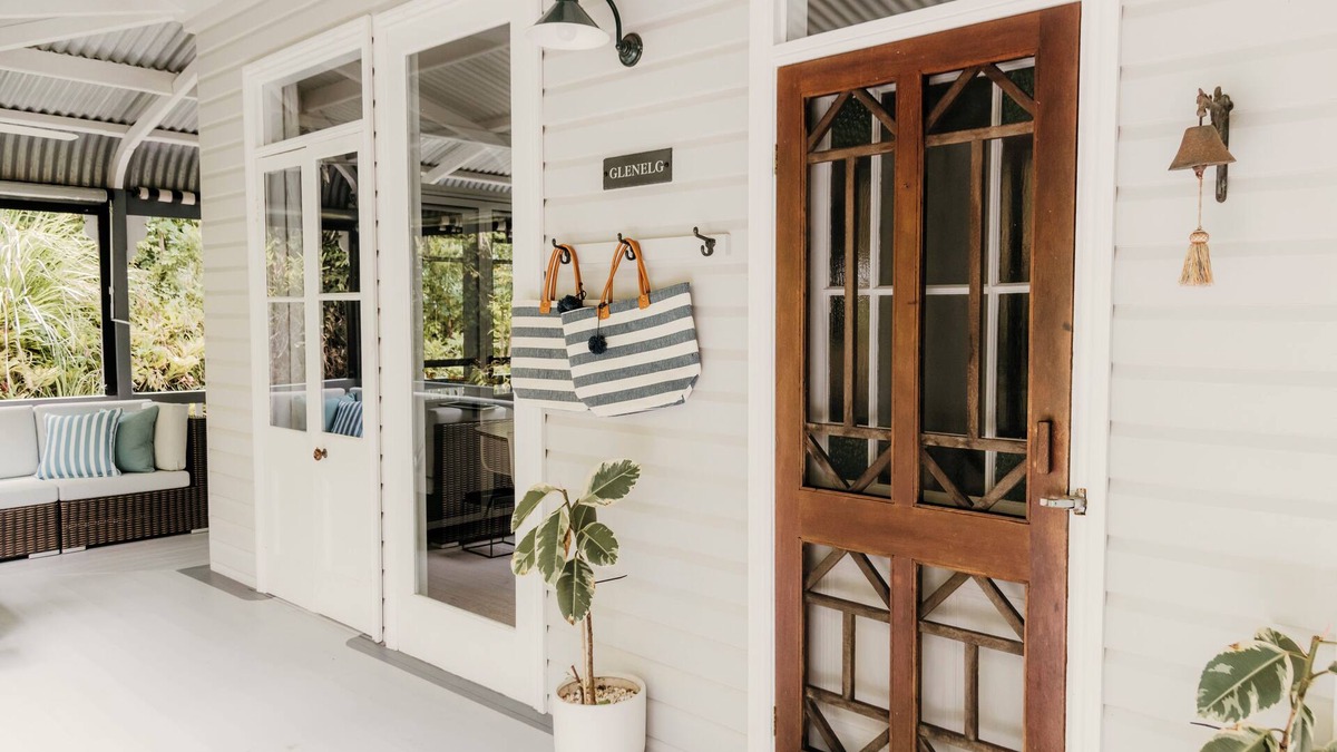 Murwillumbah House | The Glenelg Upstairs Residence (6 persons)