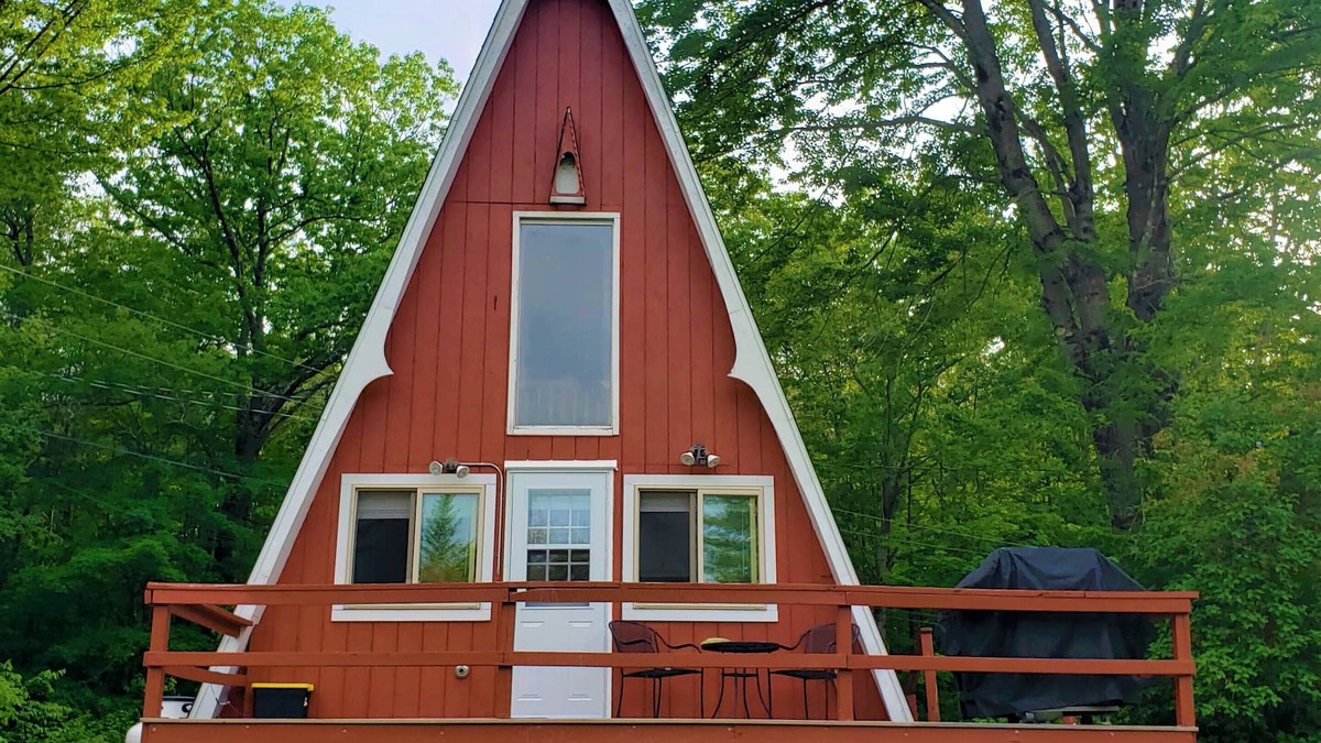 Campton Cottage | The Gnome Home Cottage located near white mountain NH