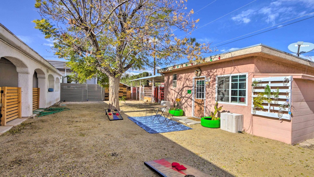 Las Vegas Apartment | 'The Goat Hut' Studio: 11 Mi to Las Vegas Strip!