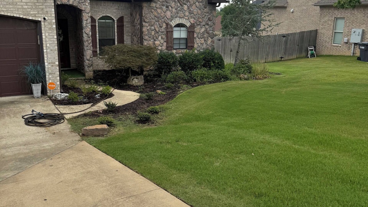 Jonesboro House | The Golden Hideaway