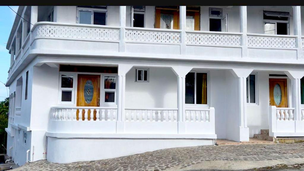 Marigot Apartment | The Golden Inn