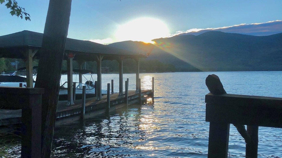 Huletts Landing House | The Goldey House with Private Lake Front Patio