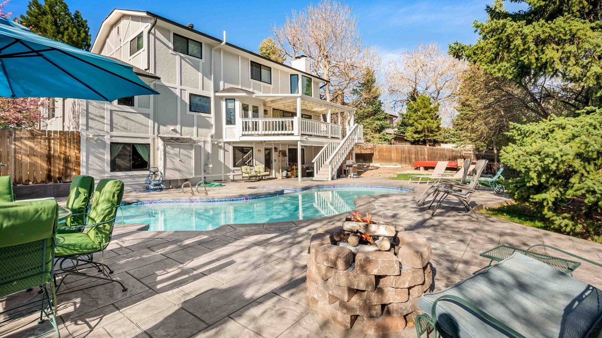 Oak Park House | The Good Times Pool House- Walk Out Basement Only