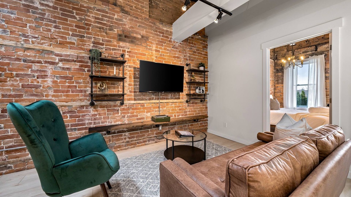 Belleville Apartment | The Goodman: Front Street Flats