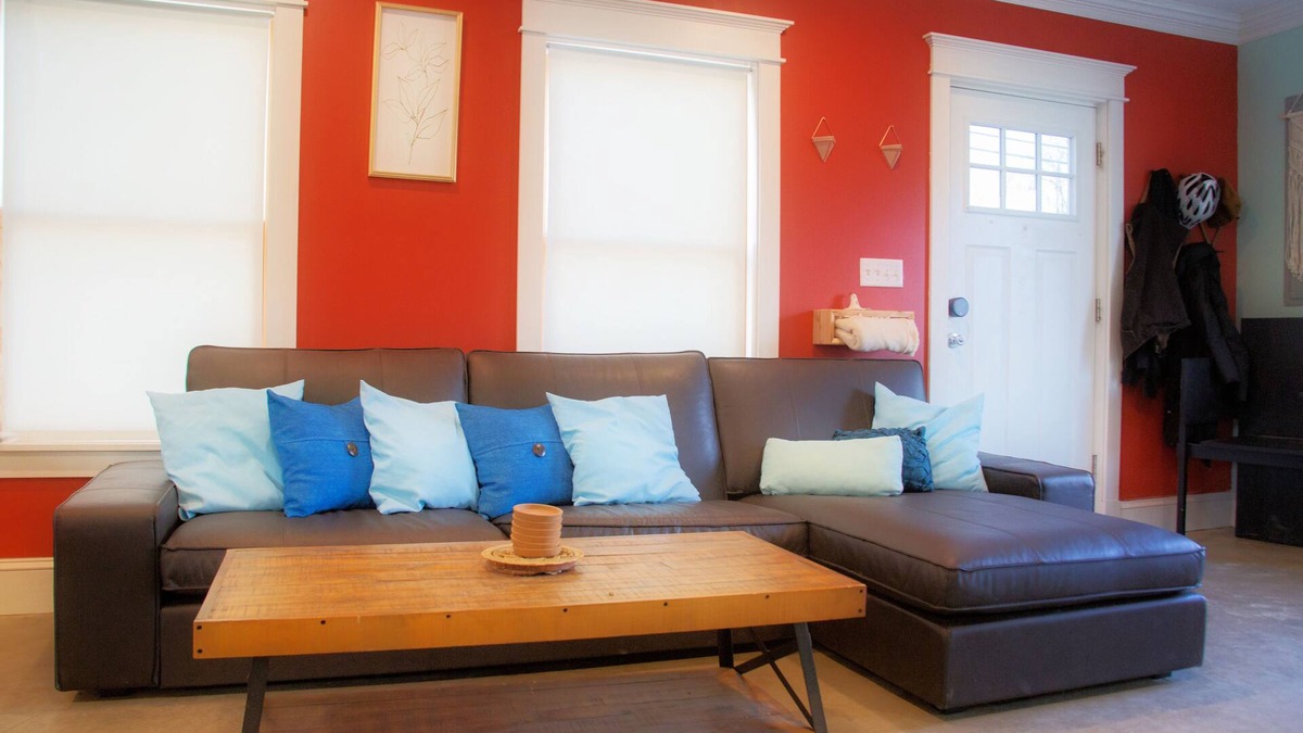 Goshen House | The Goshen House - close to downtown with hot tub