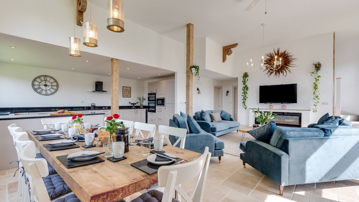 Melton Constable House | The Grainstore - Five Bedroom House, Sleeps 10