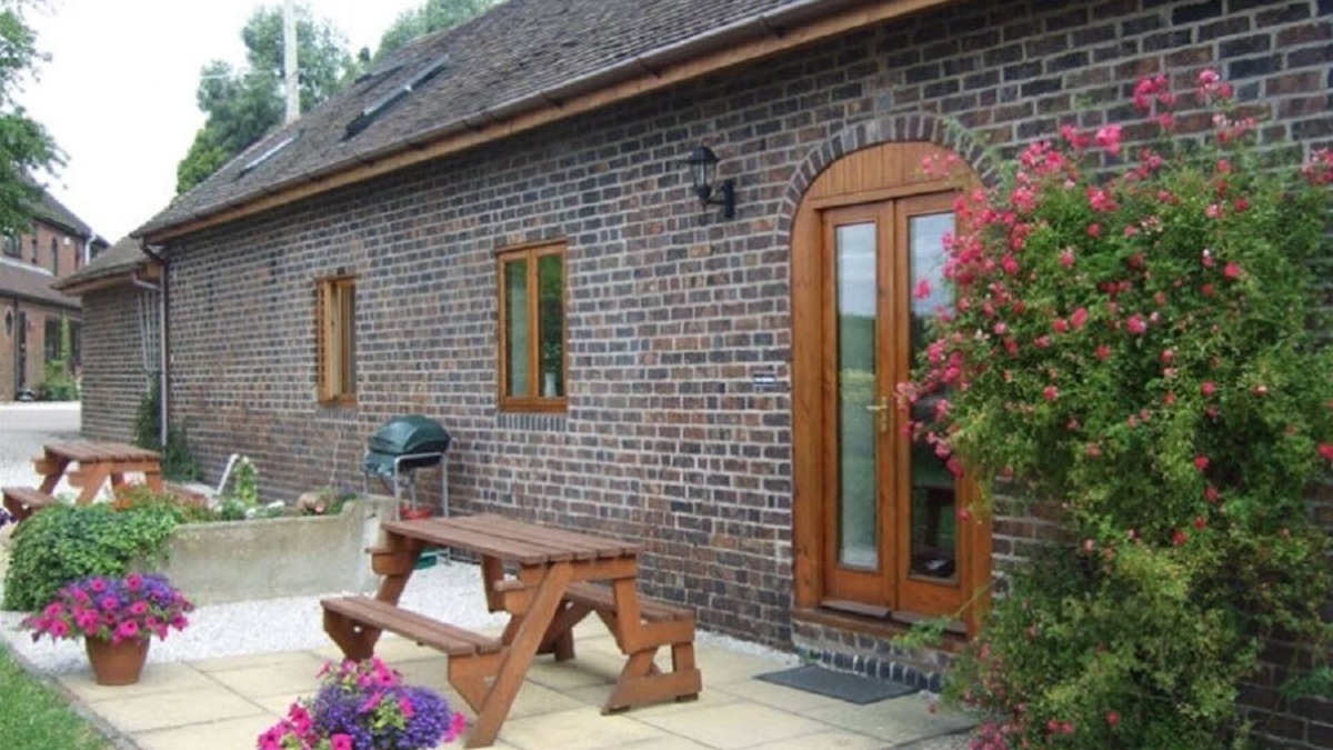 Polesworth Cottage | The Granary - Beautiful barn conversion set on a working farm with scenic views