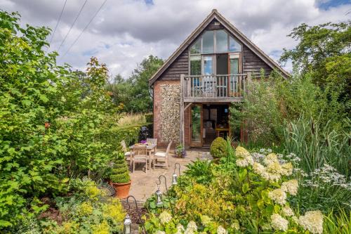 Newmarket House | The Granary, Dunstall Green