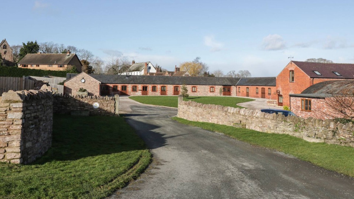 Alberbury Cottage | THE GRANARY, family friendly, luxury holiday cottage in Alberbury