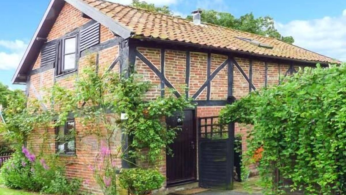 East Dereham Cottage | The Granary