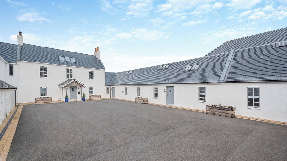 Ayr Cottage | The Granary Loft - UK45342