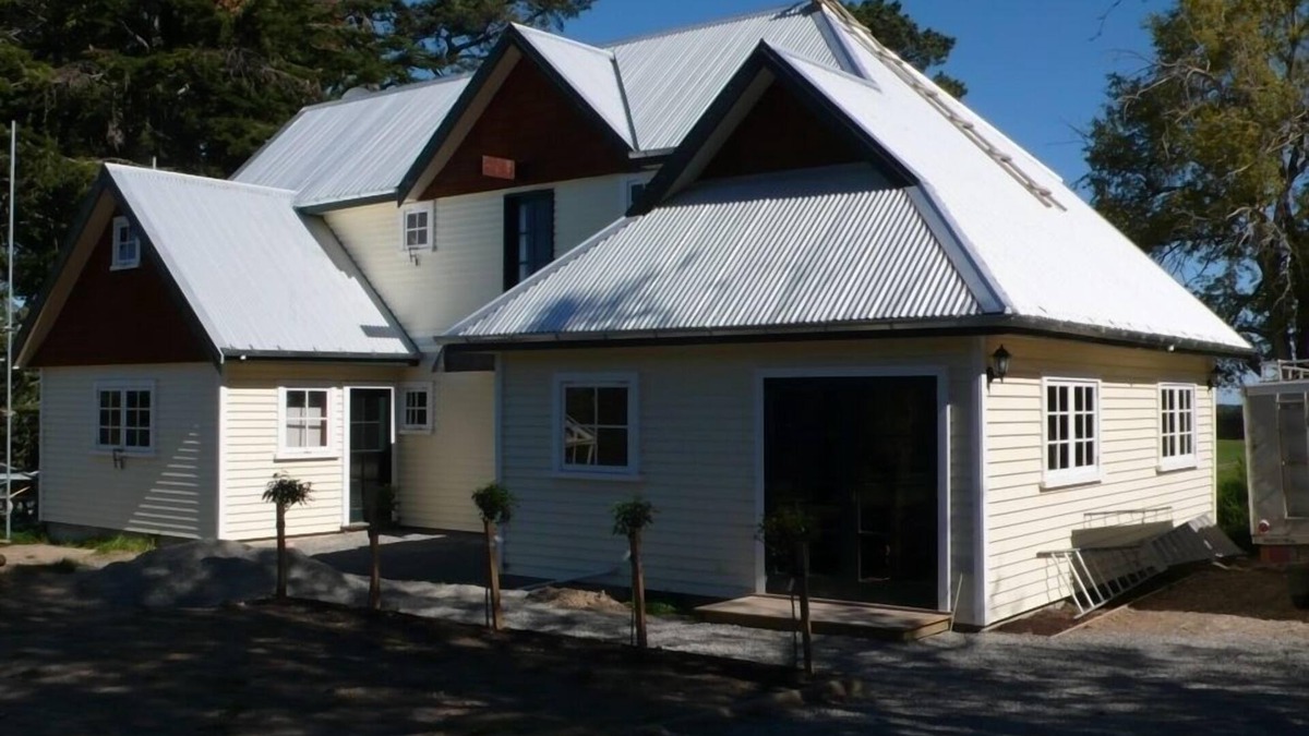 Windwhistle Cottage | The Granary:New stylish cottage at Gunyah Estate