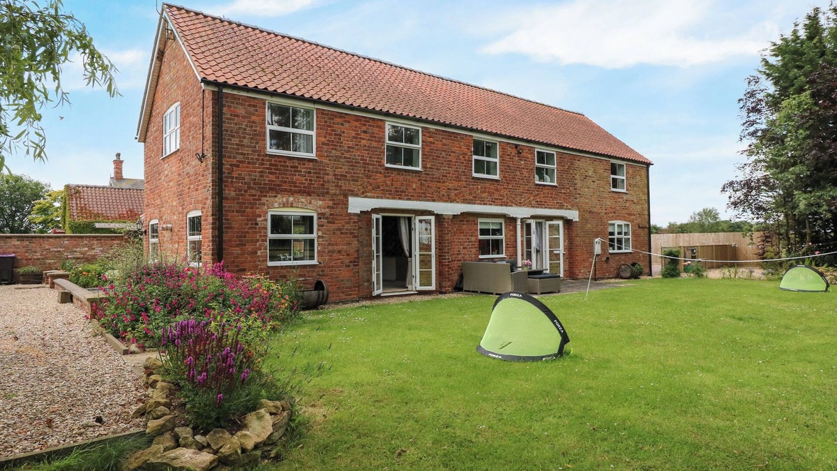 Frampton Cottage | THE GRANARY, pet friendly, luxury holiday cottage in Boston
