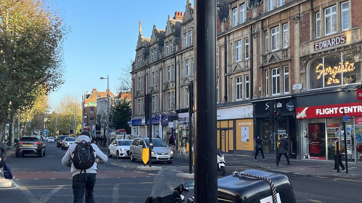Walpole Apartment | The Grand Bleu - Next to Tube station