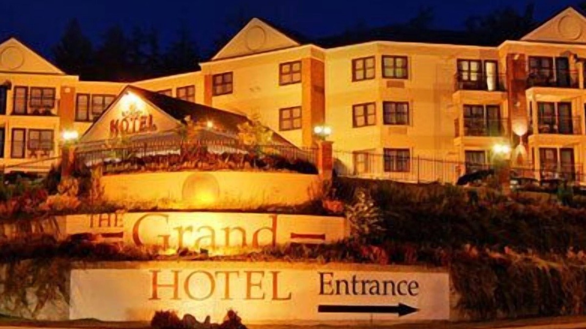 Regional District of Nanaimo Hotel | The Grand Hotel Nanaimo