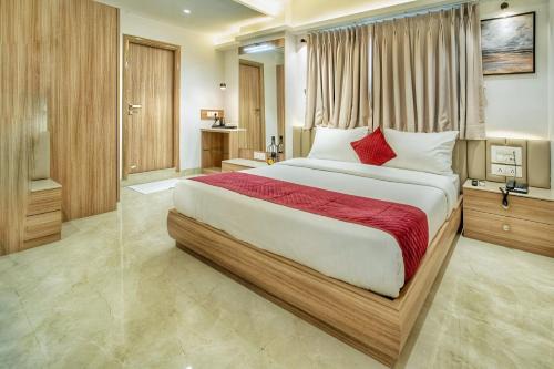 Surat Hotel | The Grand Murli Hotel, City Light Road, Surat