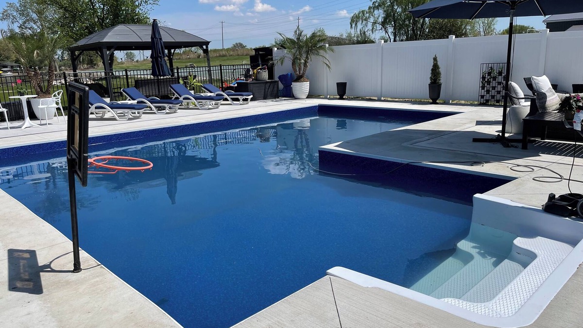 Lakeshore House | The Grand River retreat