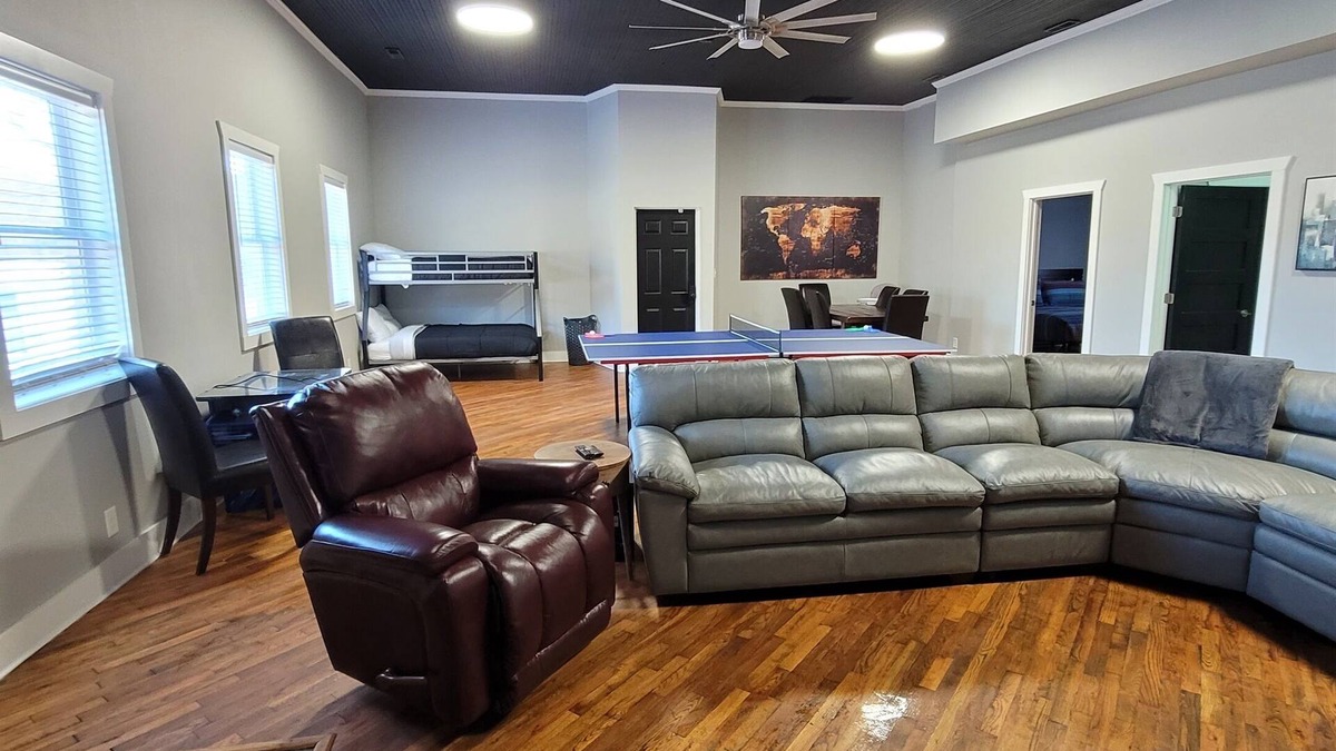 Laurelville House | The Grange (In the Heart of the Hocking Hills)