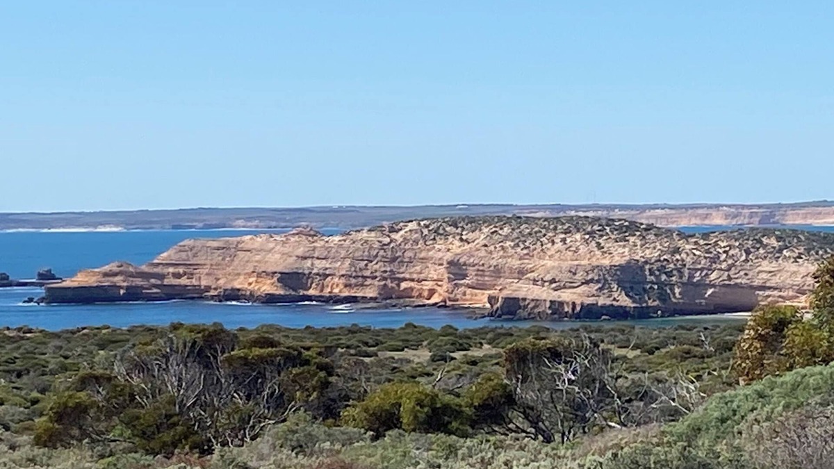 Ripon Cottage | The Granites on Westall. 250 acres of secluded bush land with coastal views.