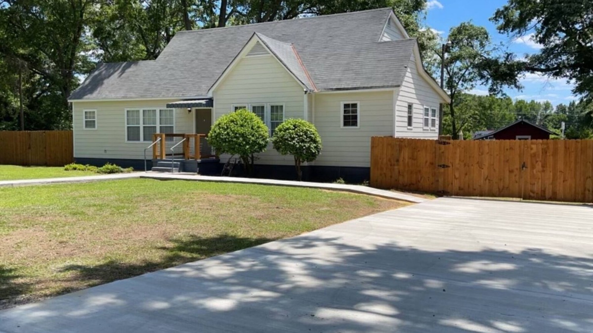 Tuscaloosa House | The Gray Villa- 2.8 Miles to Bryant-Denny Stadium