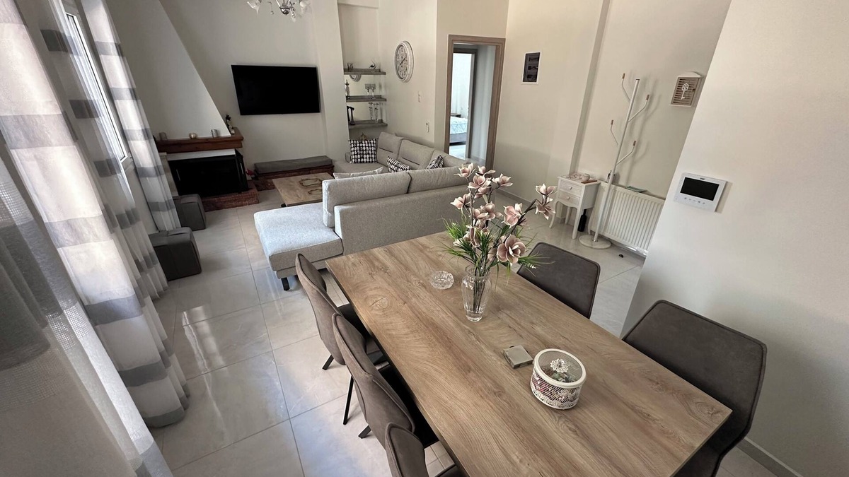 Aigio Apartment | The Great Escape