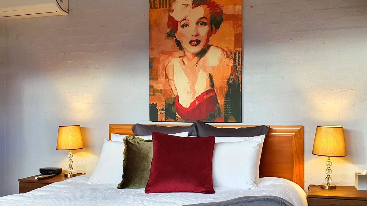 Gloucester Apartment | The Great Escape Lofts