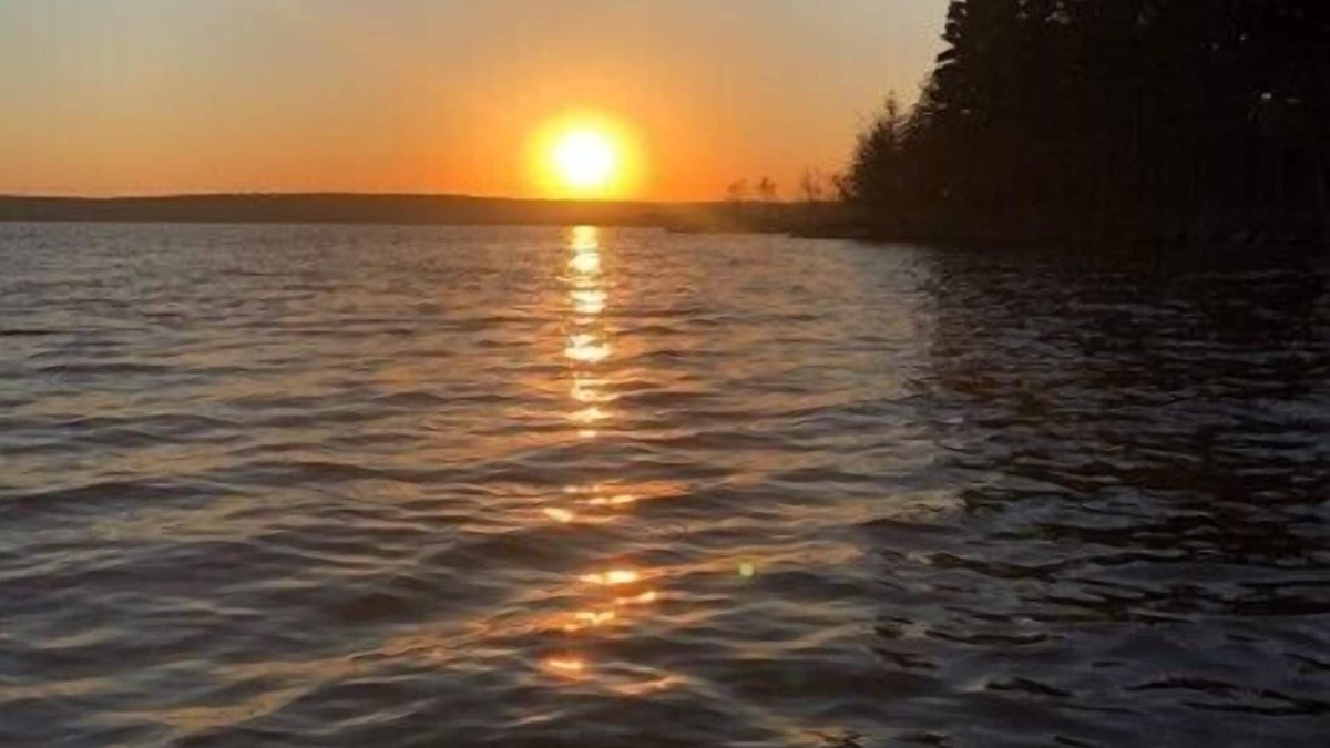 Hartland House | The Great Moose in Stunning Maine Swim, Fish & Kayak