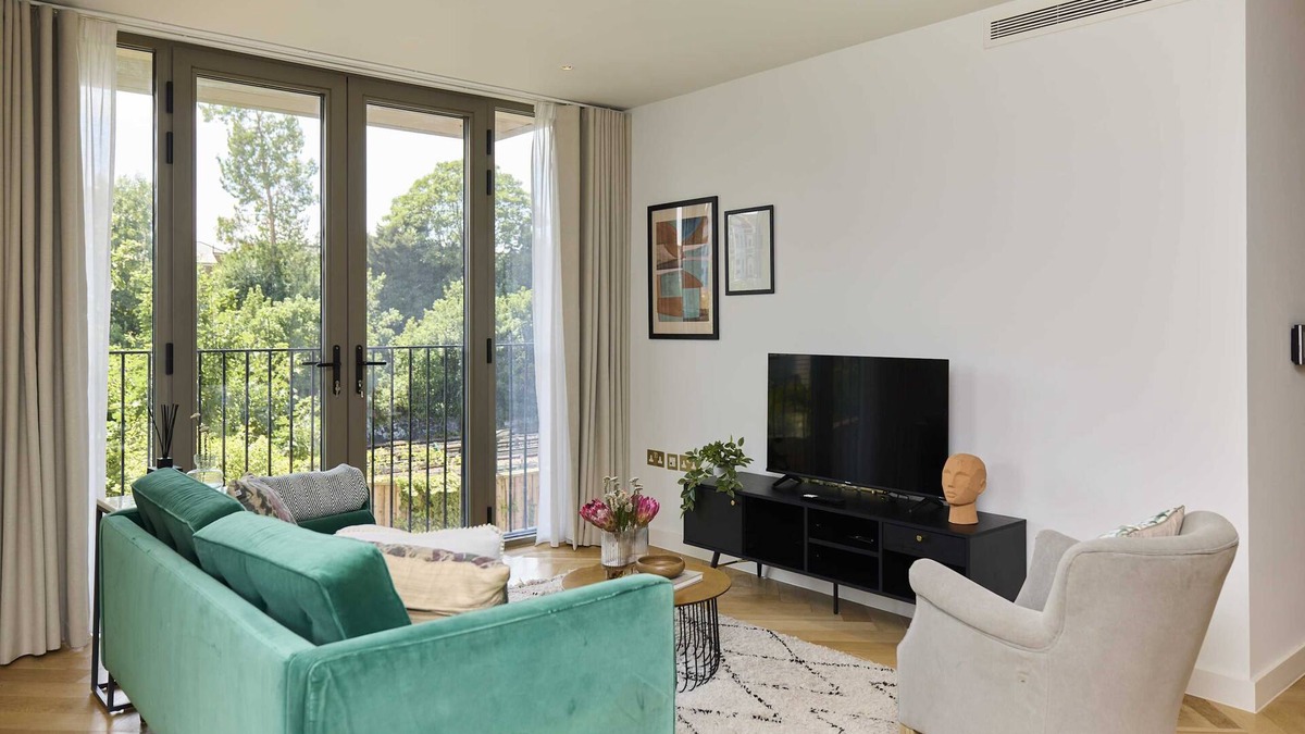 West Hampstead Apartment | The Green Balcony Flat in West Hampstead