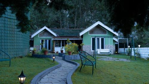 Thalayathimund Bed & Breakfast | The Green Casa - Families Only