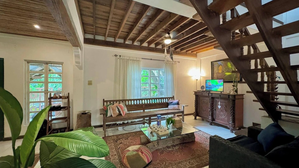 Tagaytay House | The Green Door Heritage Home - Tagaytay - Pet Friendly!