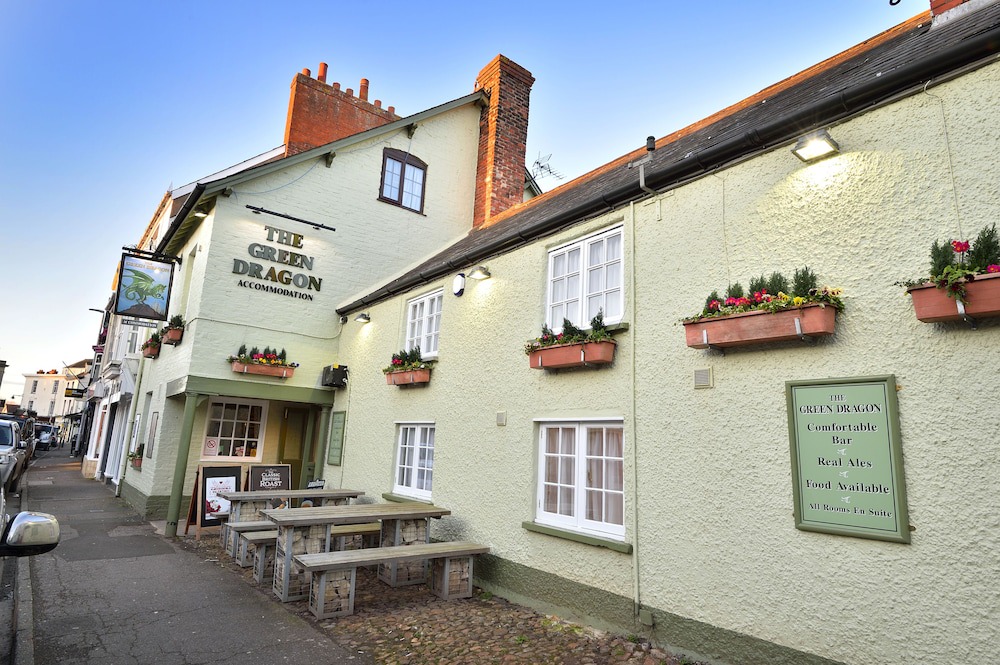 Wellington Hotel | The Green Dragon