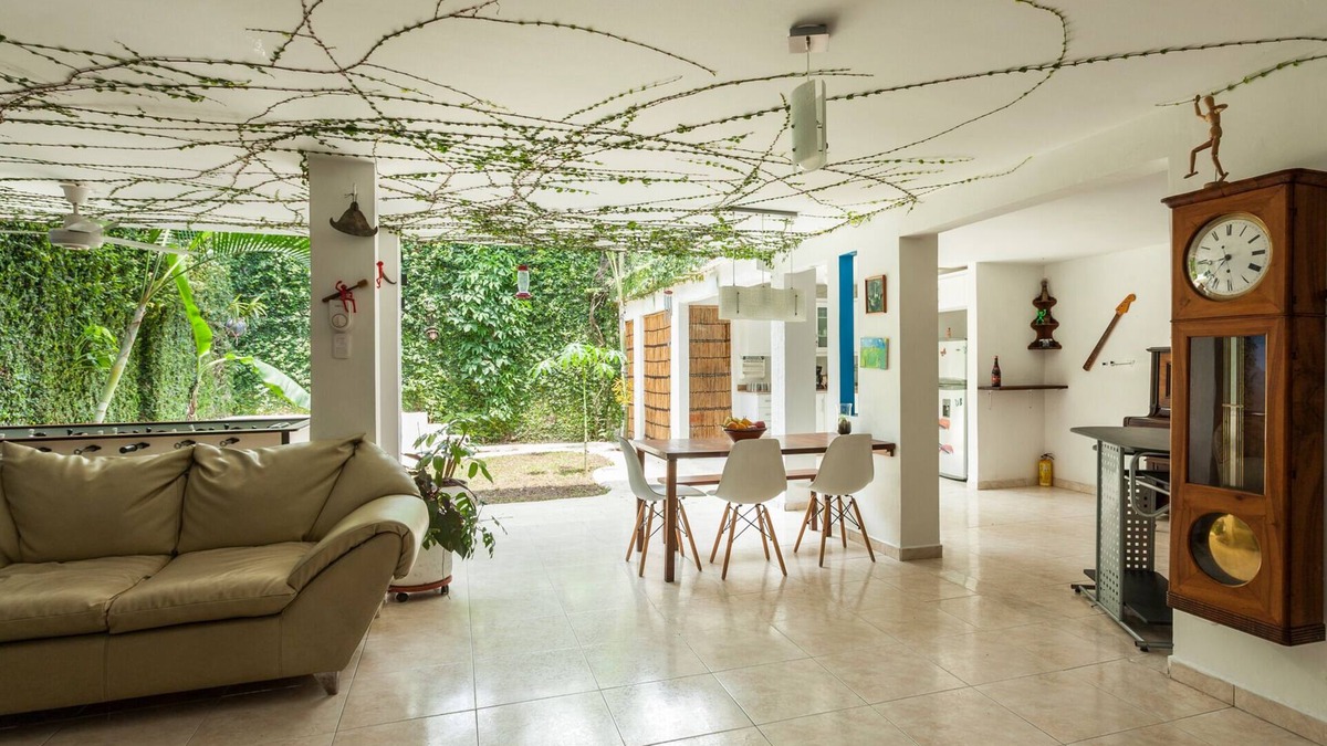Cali House | The green house (Jacuzzi)