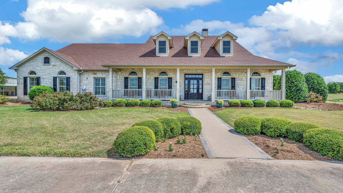 Lorena House | The Green Ranch House-Pool-Theatre-Hot Tub-Game Room