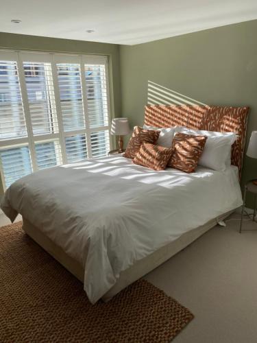 Cheltenham House | The Green Room - ROOM & EN-SUITE ONLY
