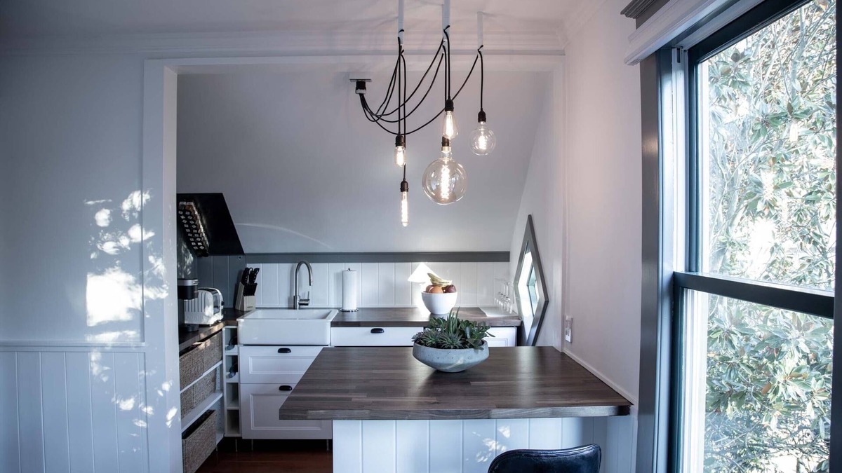 Wallingford House | THE GREENLAKE SUITES - center of seattle