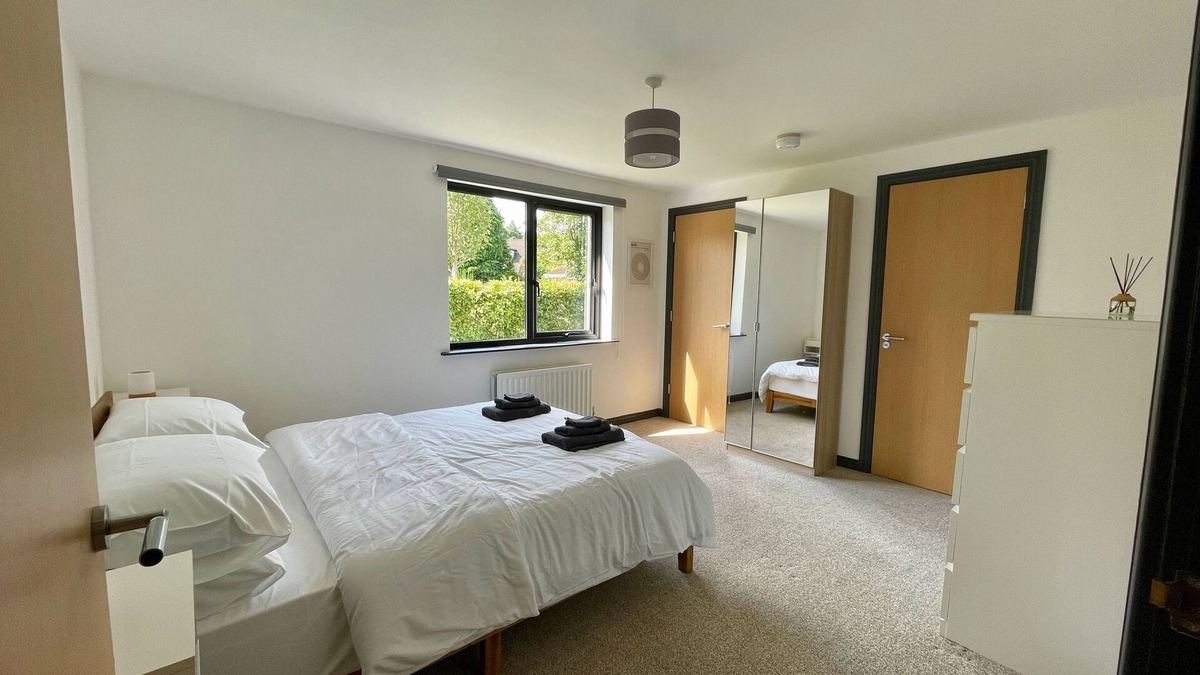 Dundonald Apartment | The Greenway Getaway - Fantastic Location - 2 Bed, 2 Bath Garden Apartment