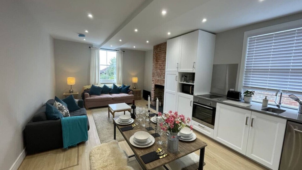 Wadhurst Apartment | The Greig 1B - Smart, spacious 1 bed Wadhurst Apartment (1B) - Sleeps 4