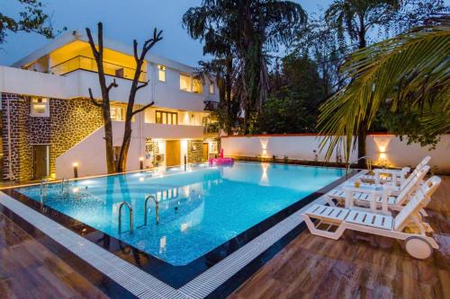 Tungarli Villa | The Grey Medley by StayVista with Mediterranean interiors, Swimming pool, Jacuzzi, Projector & A lush lawn with Gazebo