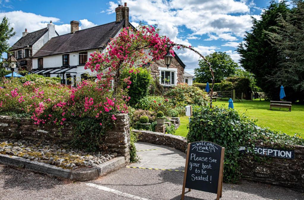 Usk Hotel | The Greyhound Inn and Hotel