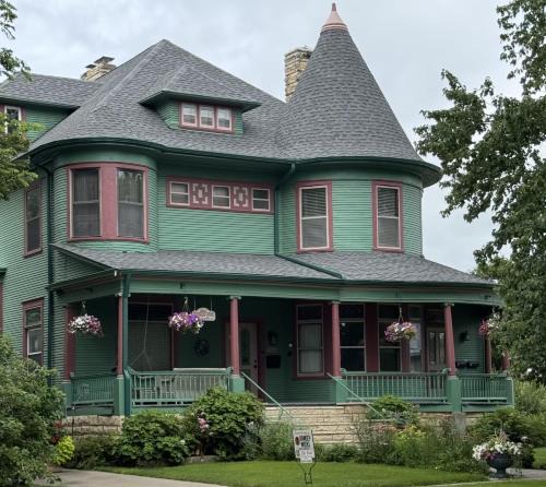Grinnell Bed & Breakfast | The Grinnellian