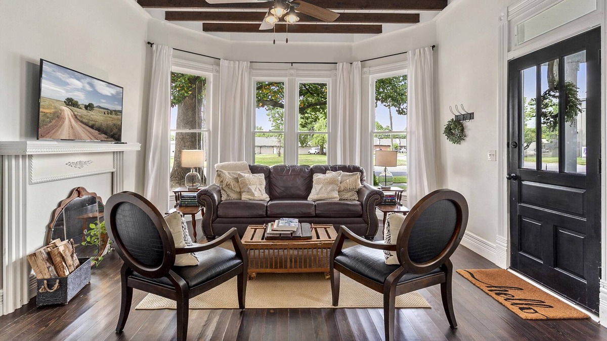 Springdale Cottage | The Grove Cottage - Downtown Springdale