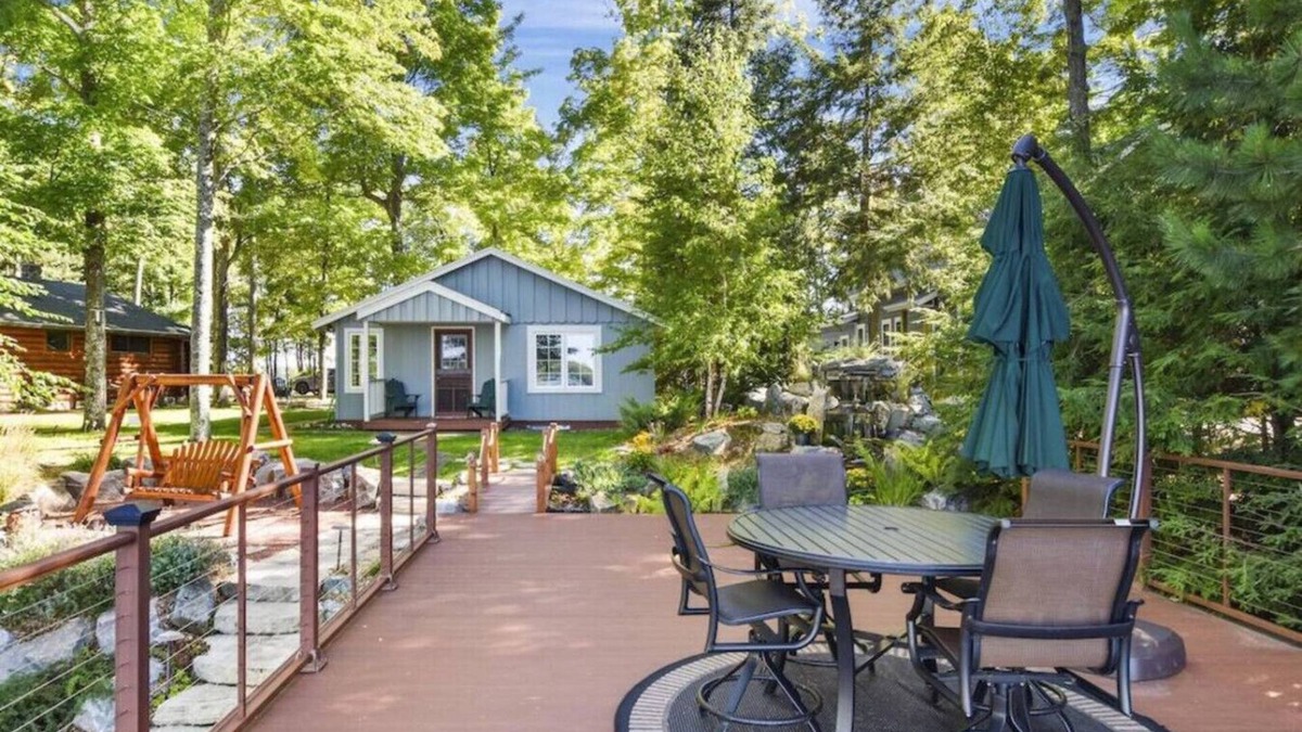 Three Lakes House | The Guest Cabin Holiday Home