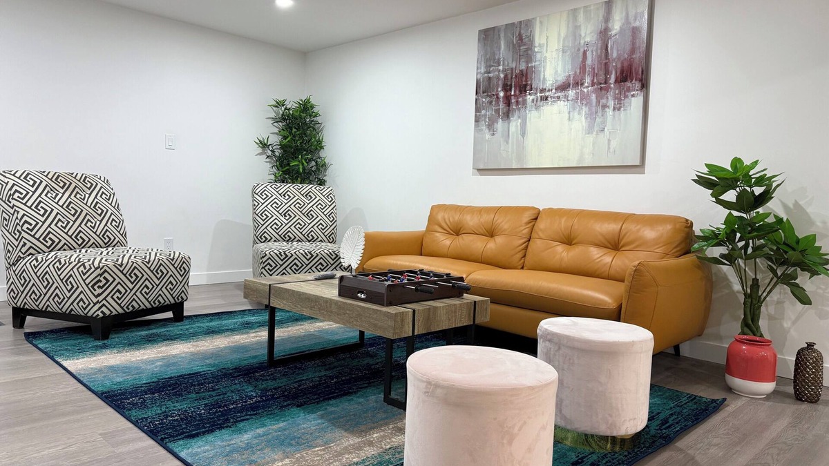 West Edmonton House | THE GUEST HOUSE WEST EDMONTON MALL