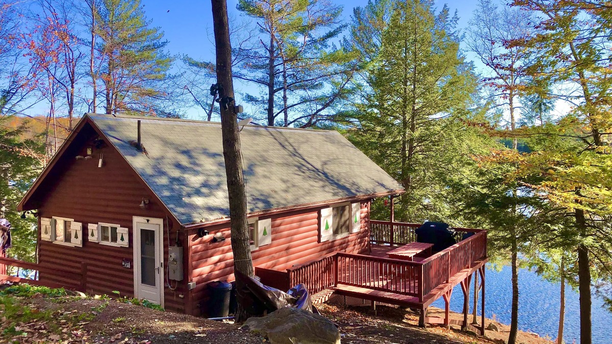 Dryden Cabin | The Guest Lodge at Santa Claus Lake
