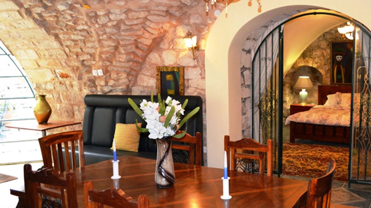 Artists Colony House | The Guesthouse Private Holiday House