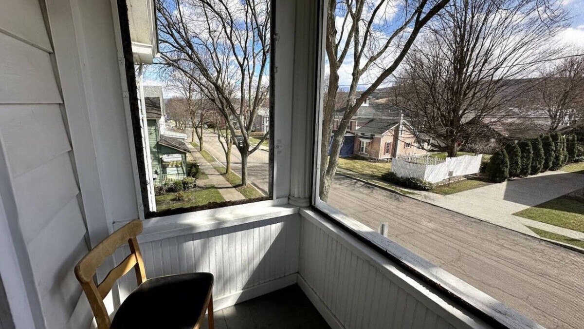 Hammondsport Apartment | The Gulf Stream House Unit 12