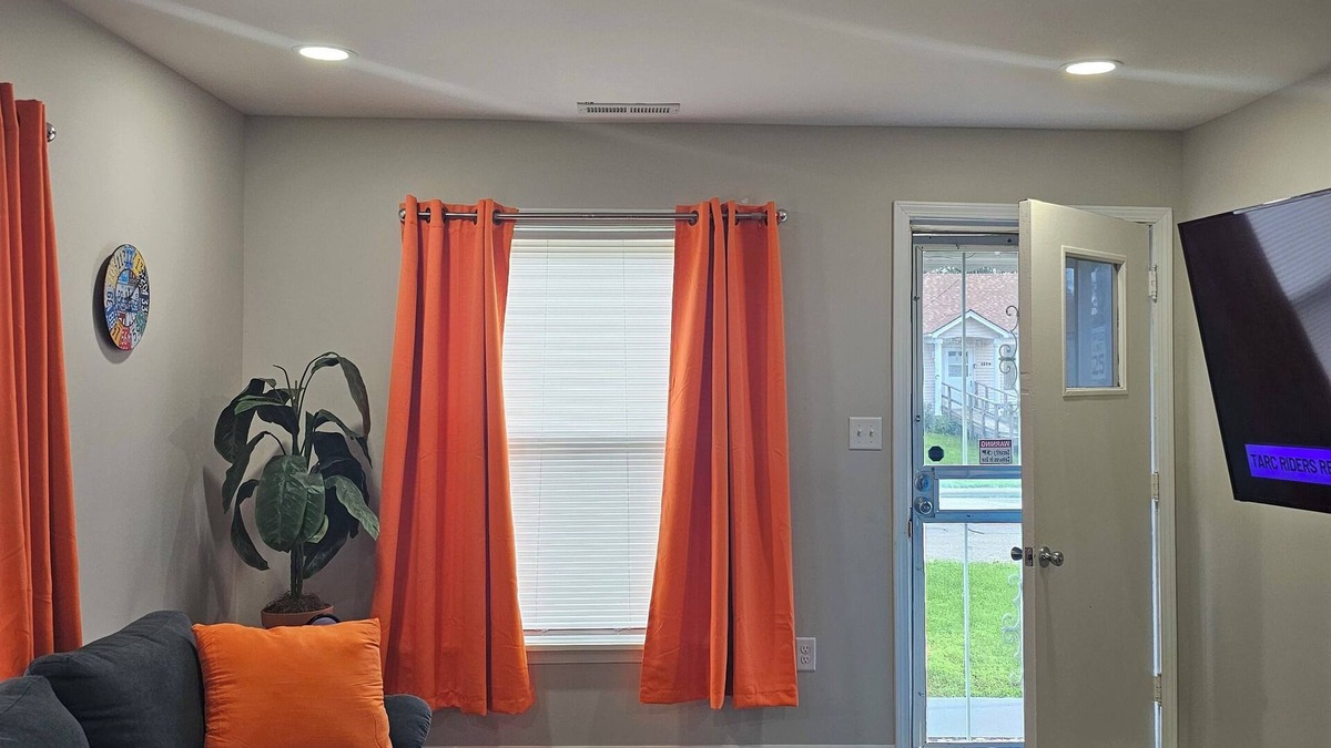 Beechmont House | The Gway Getaway - Family friendly! Plenty of off the street parking.