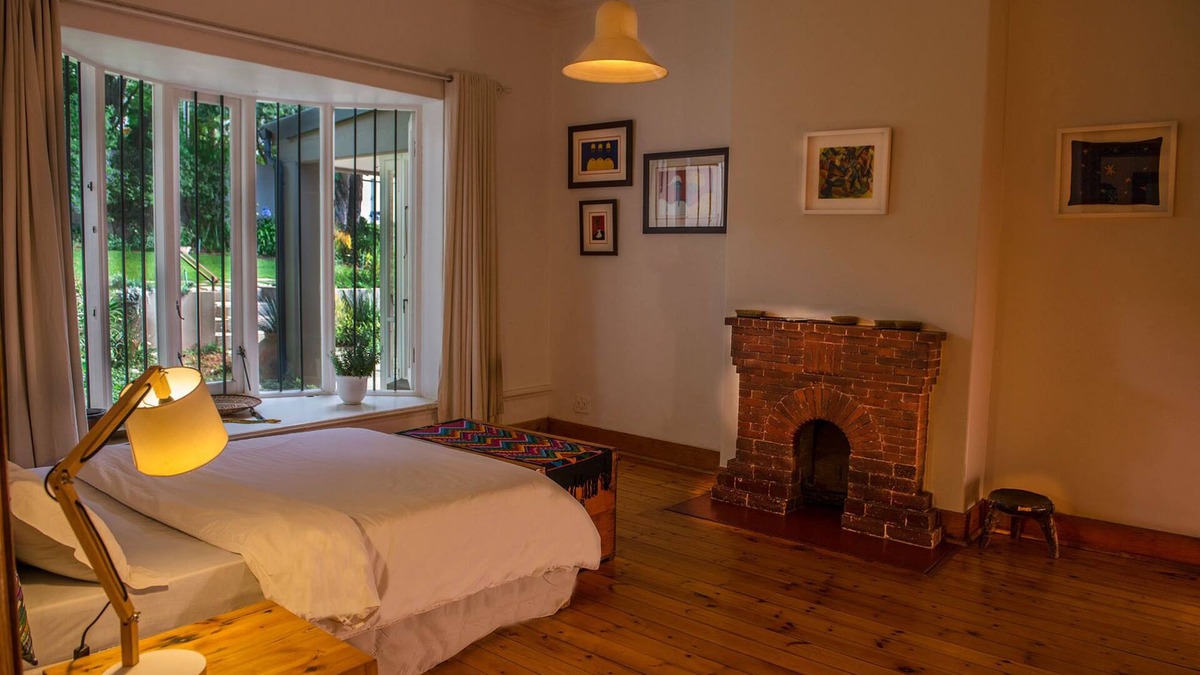 Parkview House | The Hacienda Parkview. Historical charm and character. It embraces village-style